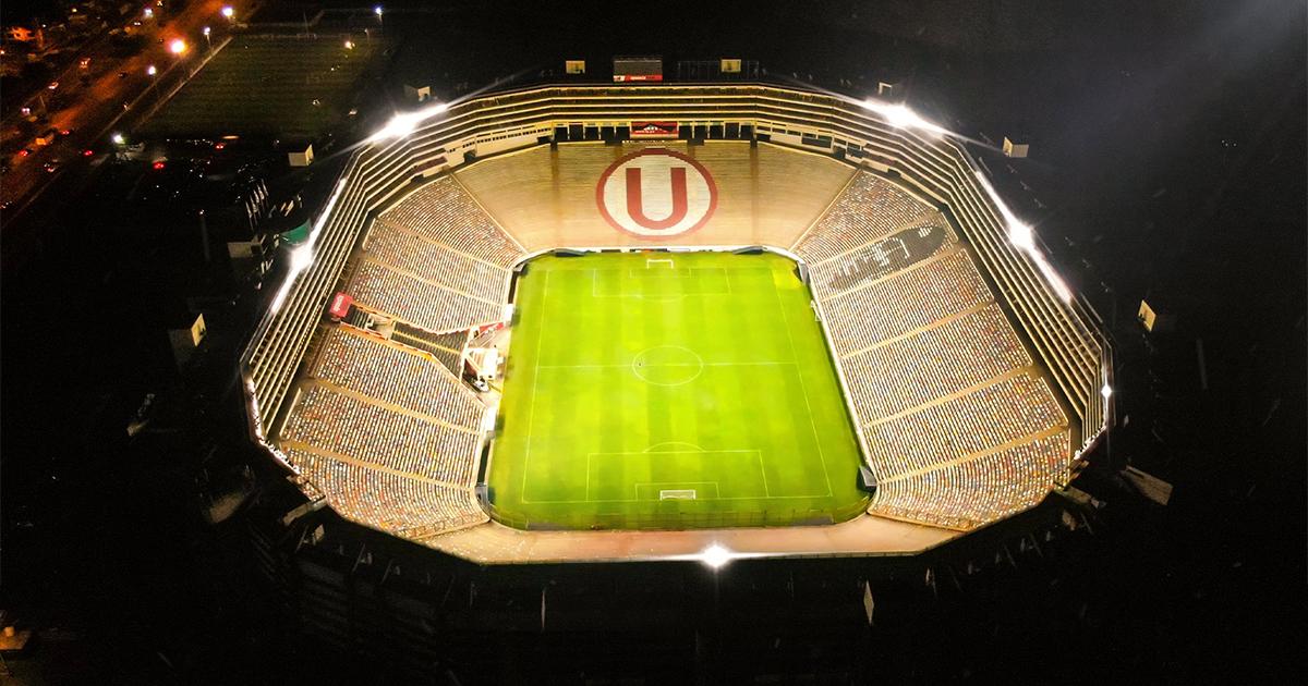 Universitario culminó con la instalación de nuevas luminarias en el Estadio Monumental