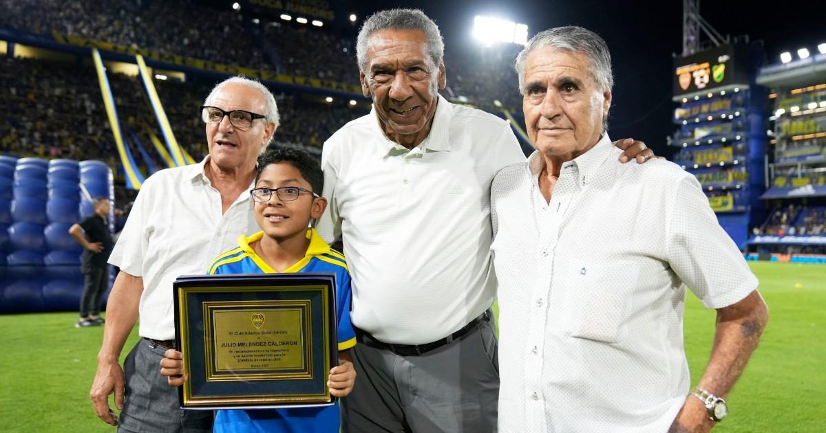 Boca Juniors le hizo un reconocimiento a peruano Julio Meléndez