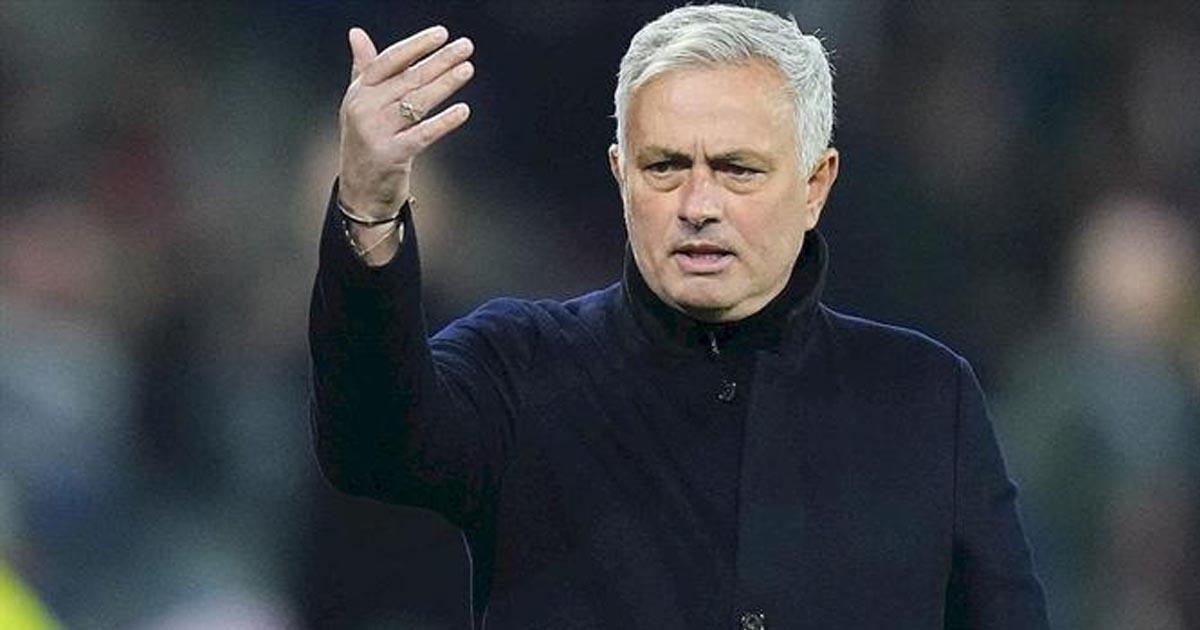 Se abrió investigación por supuestos insultos del cuarto árbitro a Mourinho