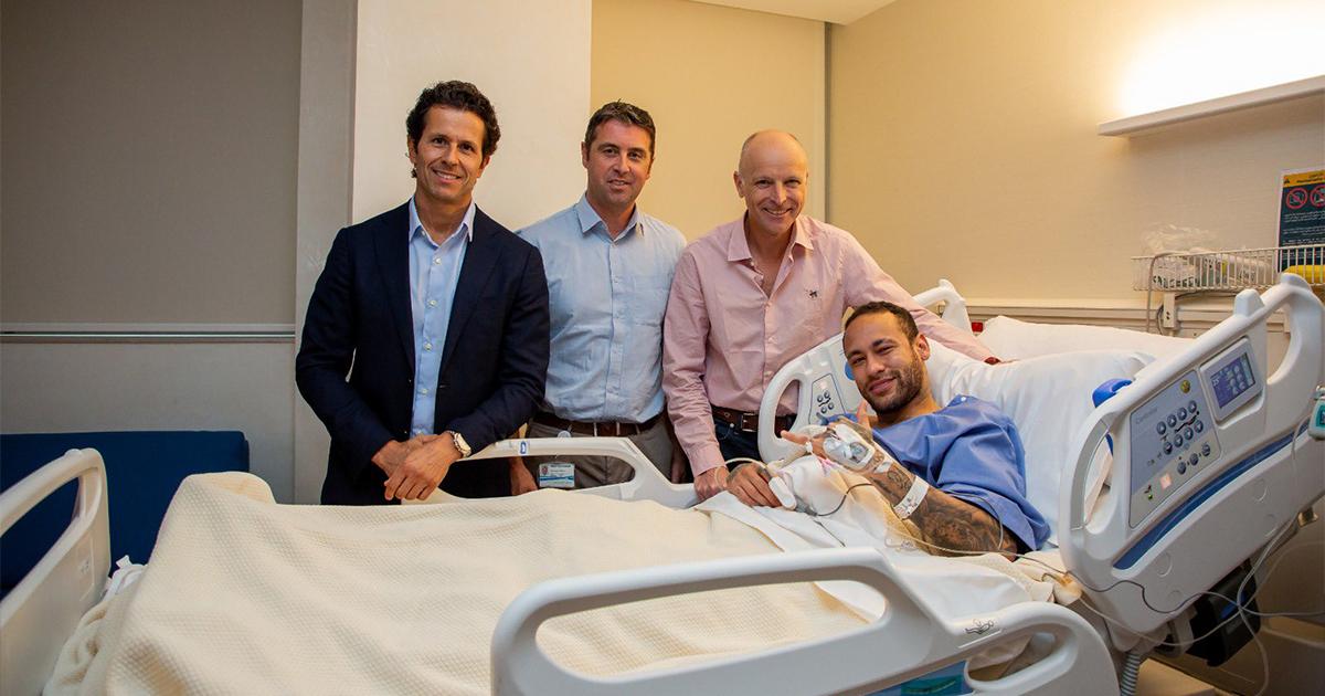 Neymar fue operado con éxito y comenzará su recuperación