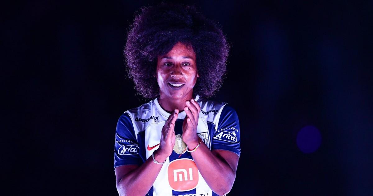 Alianza presentó a su equipo femenino en histórica 'Noche Blanquiazul'