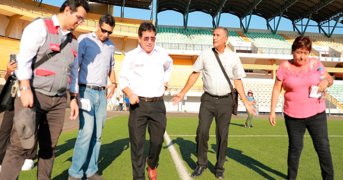 Presidente del IPD visitó estadios en la Región Ucayali