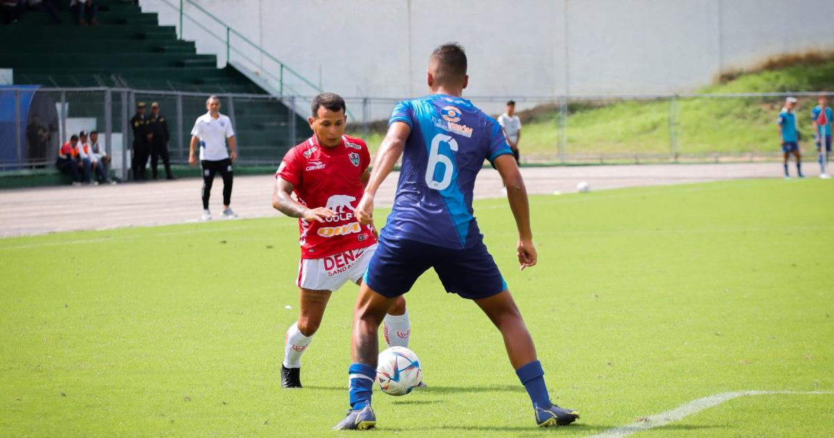 (FOTOS) ¡Lluvia de goles!  Unión Comercio igualó 3-3 con A. Atlético en Tarapoto 