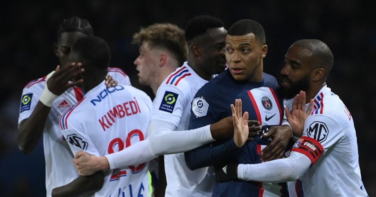 ¡Duro golpe! Con Messi y Mbappé, PSG cayó de local ante Lyon