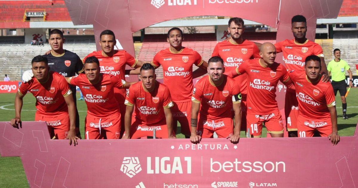 Benites: "Estamos en deuda con nuestra hinchada pero creo que tenemos buen material humano"