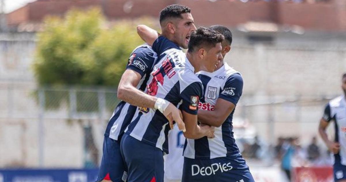 Castillo: "Estoy feliz de jugar al lado de Ballón, me ordena bastante"