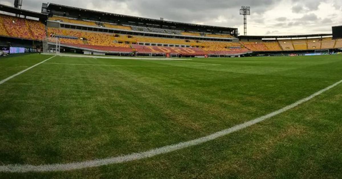 Independiente Santa Fe podría ser multado por Conmebol por mal estado del campo