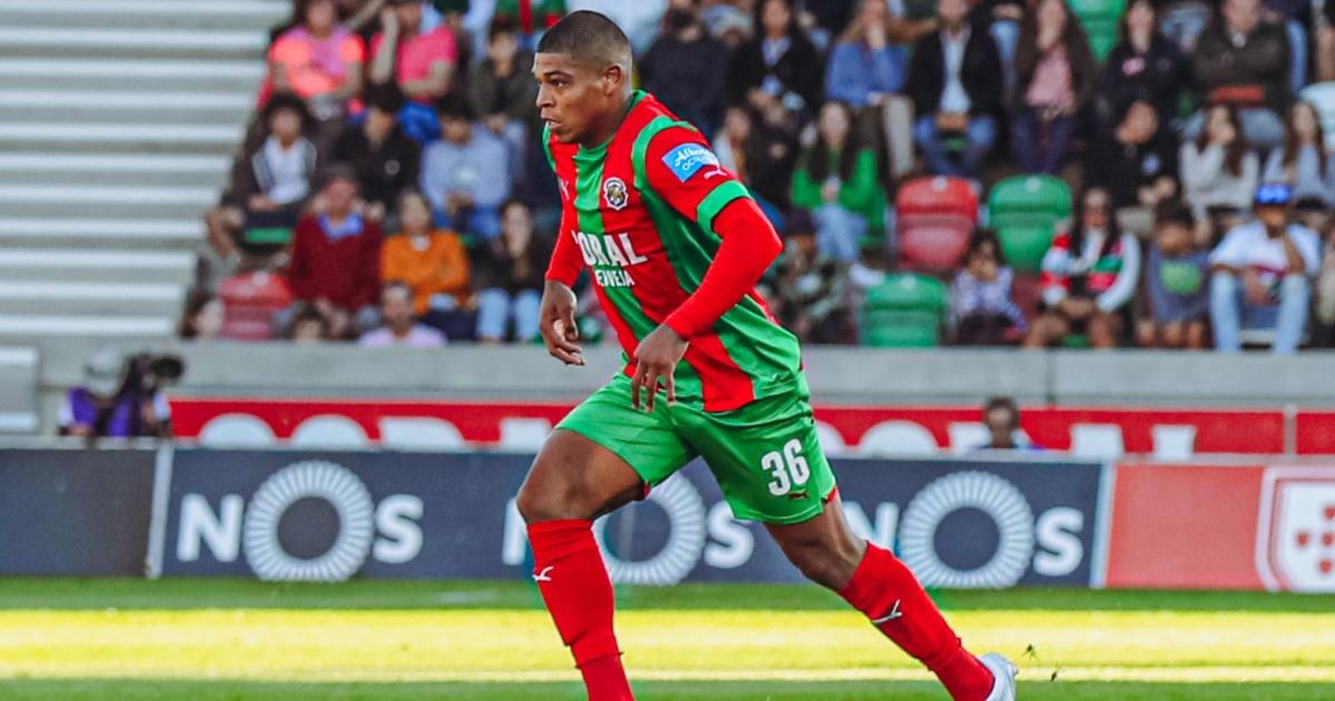 Percy Liza fue apartado del primer equipo de Marítimo
