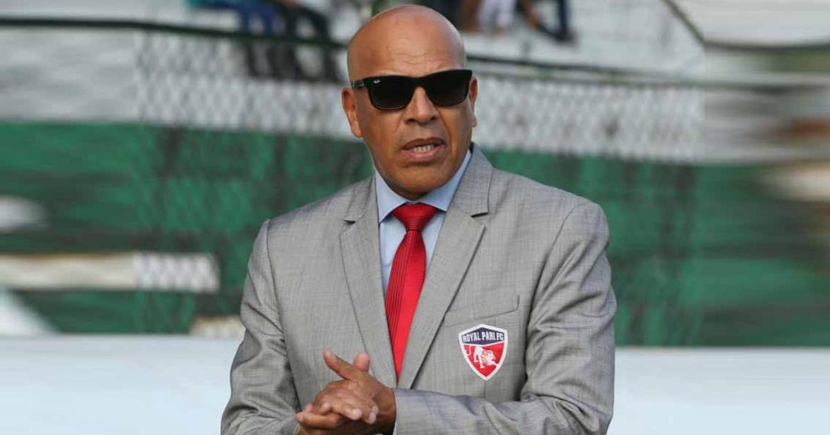 Golearon al Royal Pari de Mosquera, que jugó casi todo el partido con 10
