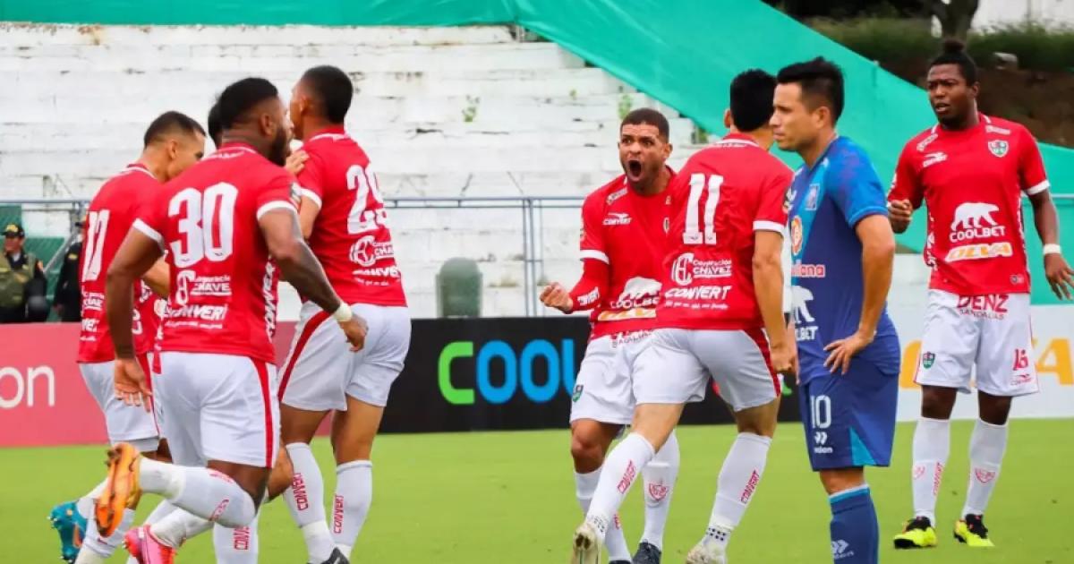 (FOTOS) ¡Lluvia de goles!  Unión Comercio igualó 3-3 con A. Atlético en Tarapoto 