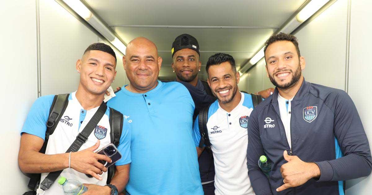 (FOTOS) Vallejo partió a Brasil para enfrentar a Botafogo