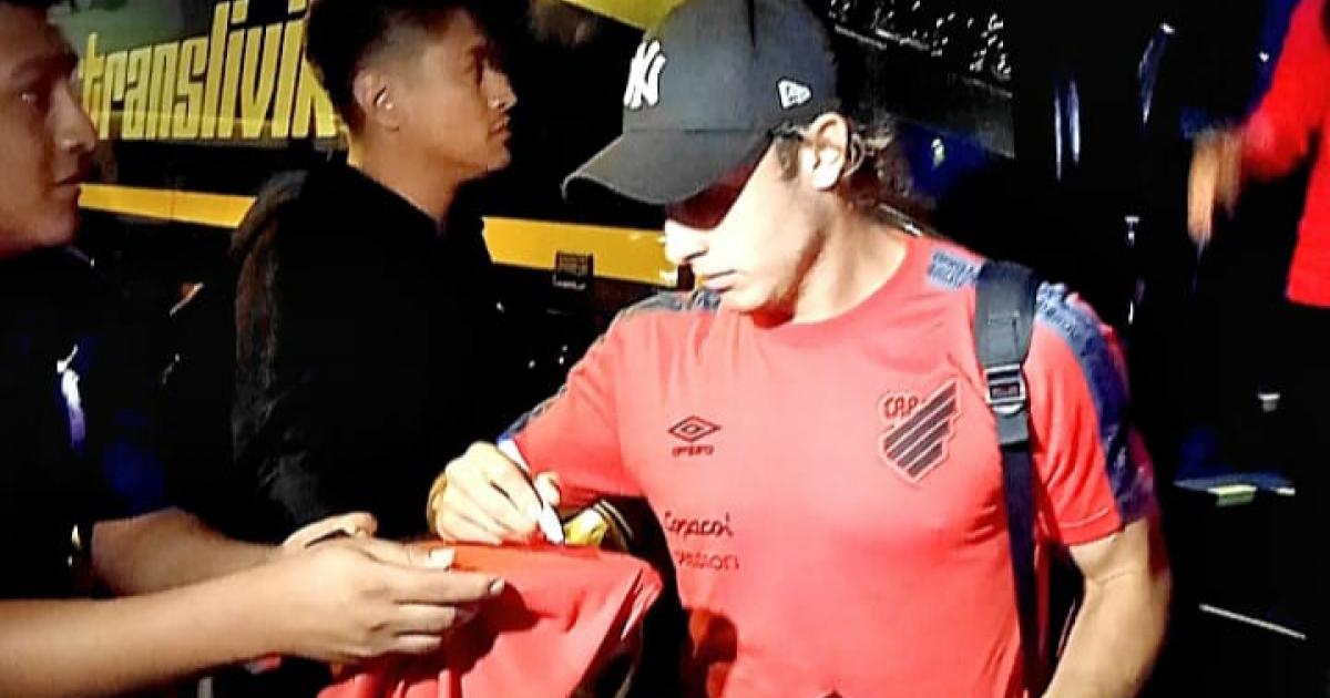 Paranaense ya se encuentra en suelo peruano para choque ante Alianza Lima