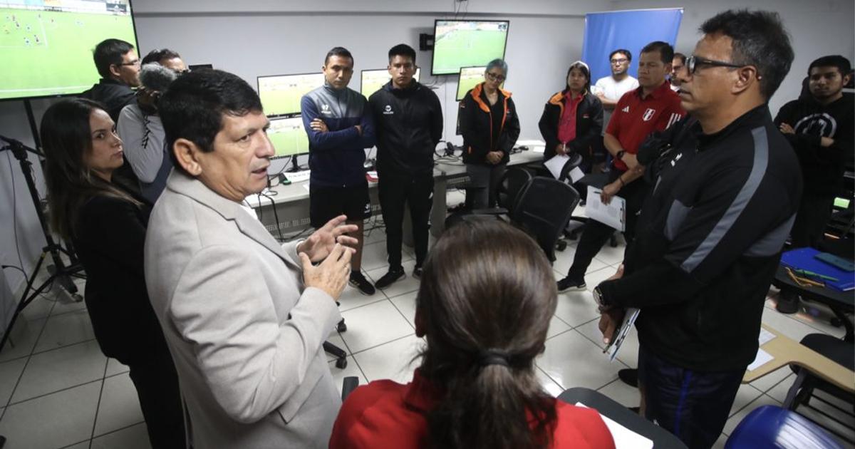(FOTOS) Lozano: "El VAR mejorará la competencia de nuestros equipos a nivel nacional e internacional"