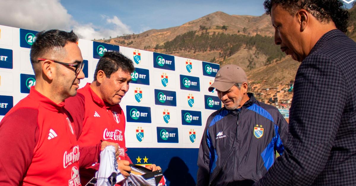 (FOTOS) Comando técnico de la Selección visitó a ADT