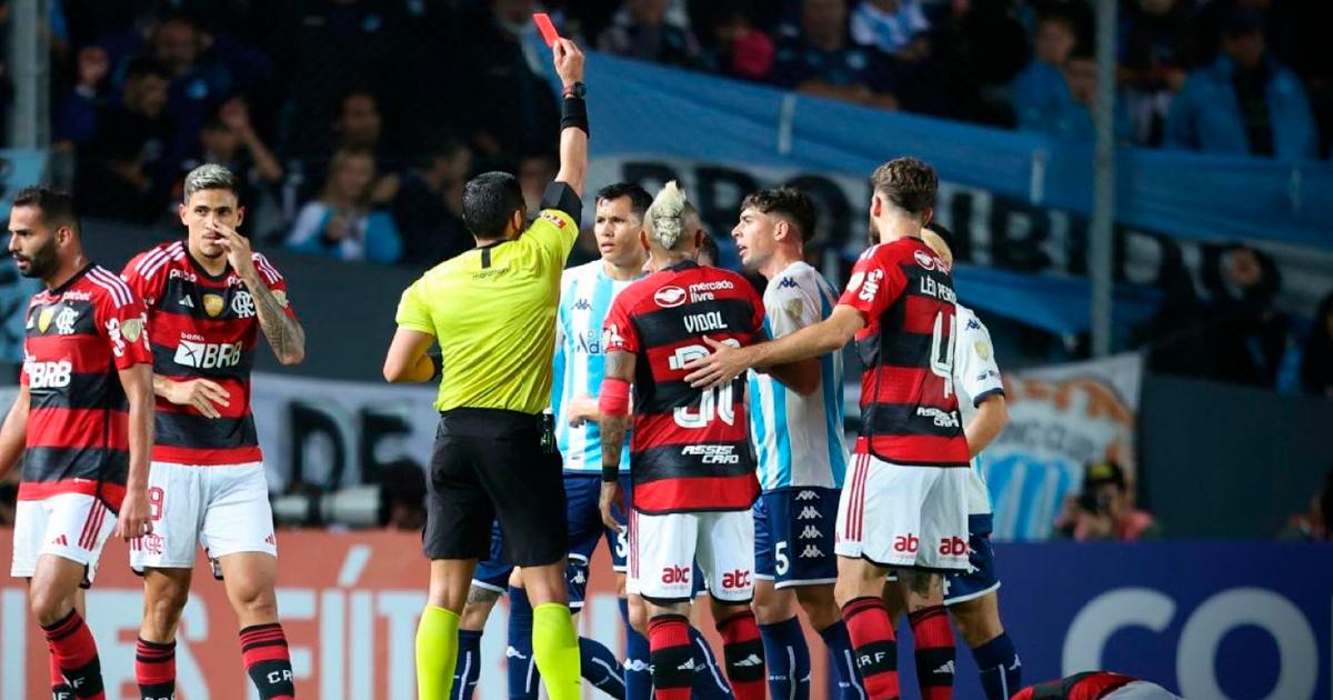¡Golpe al bolsillo! Racing fue sancionado por Conmebol tras insultos racistas