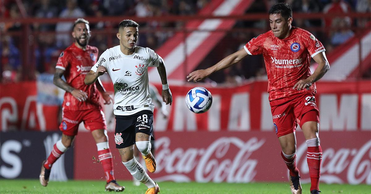 Argentinos Jrs. igualó con Corinthians y sigue liderando en la Copa Libertadores