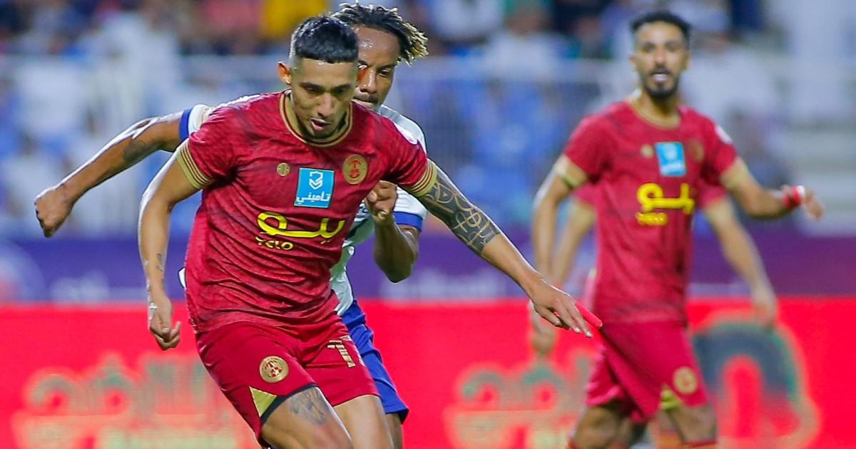 'Canchita' Gonzales le ganó el duelo a Carrillo en Arabia