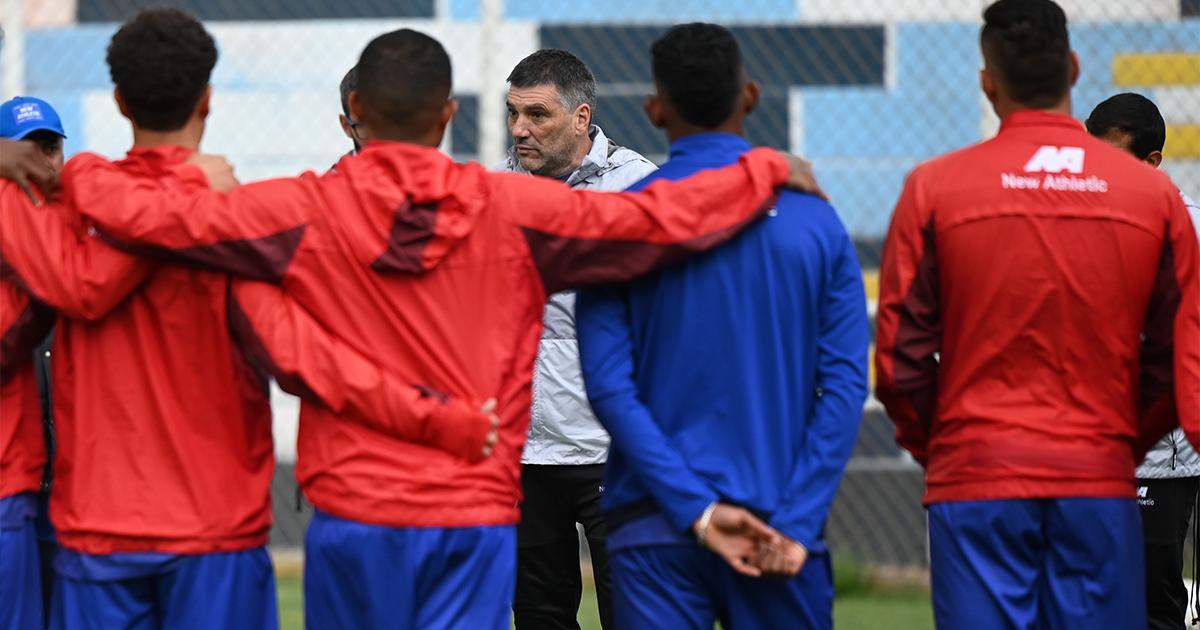 Ameli: "Vamos a ver la posibilidad de incorporar a algún jugador"