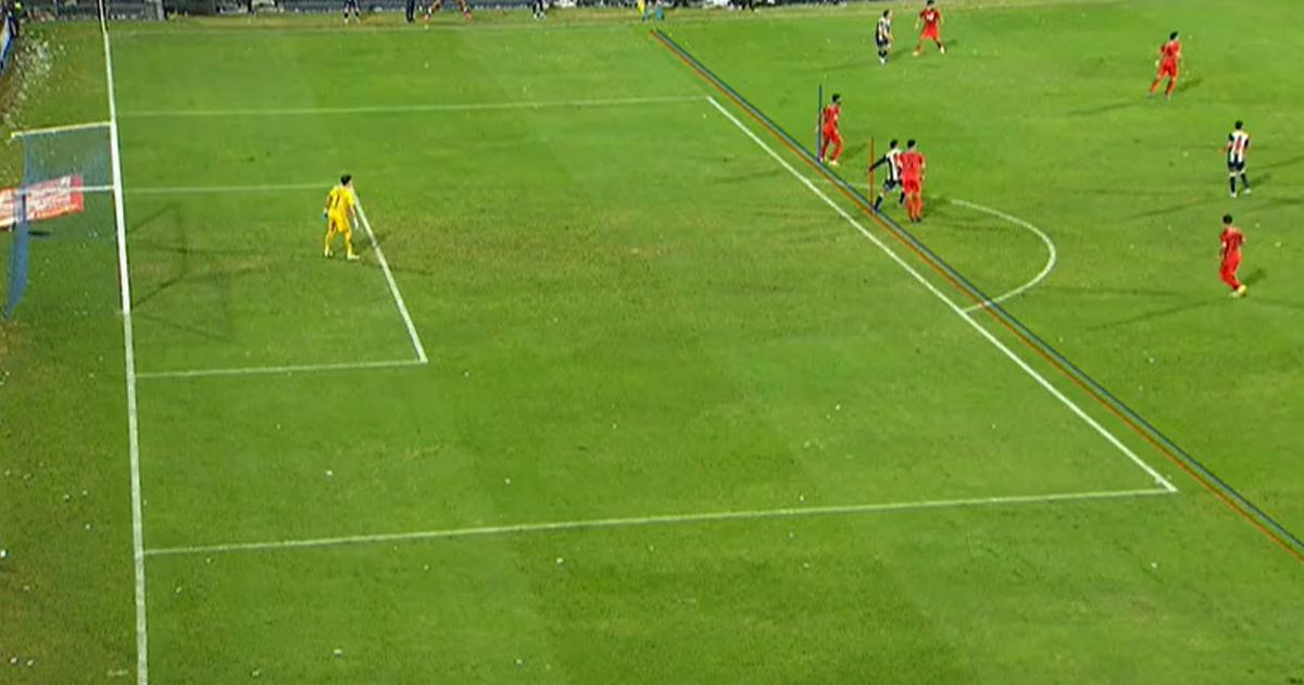 (VIDEO) Por centímetros: VAR anuló gol de Castillo por posición adelantada