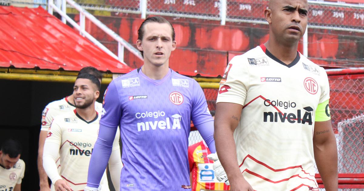 Zubczuk: “Me encantaría volver a la ‘U’, por el momento solo quiero apoyar a mi equipo”