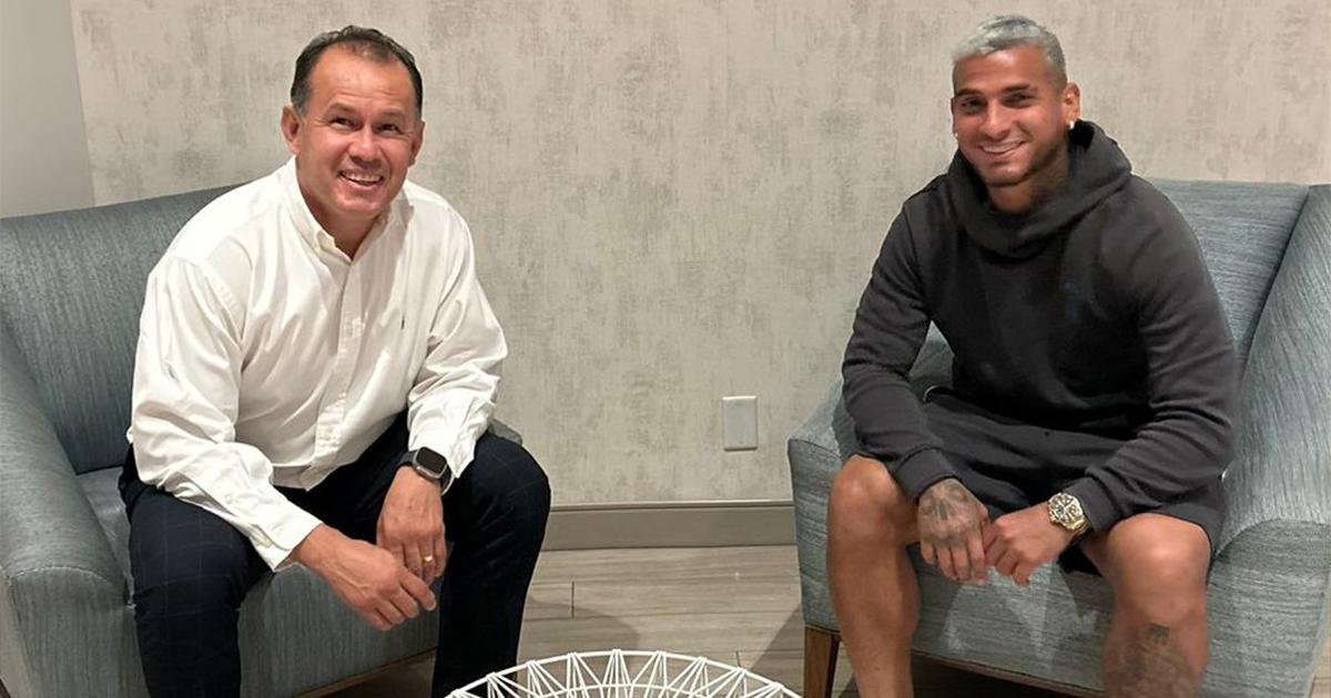 Inició la gira: Juan Reynoso visitó a Miguel Trauco en Estados Unidos