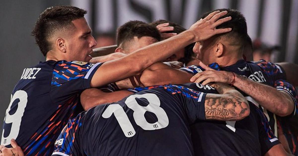 Racing, con Cabellos, cayó ante Talleres