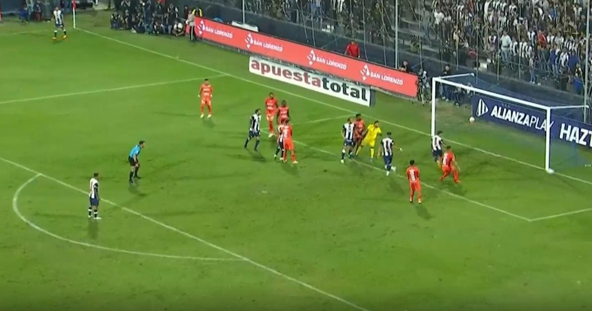 (VIDEO) Gabriel Costa y el imperdonable gol que erró