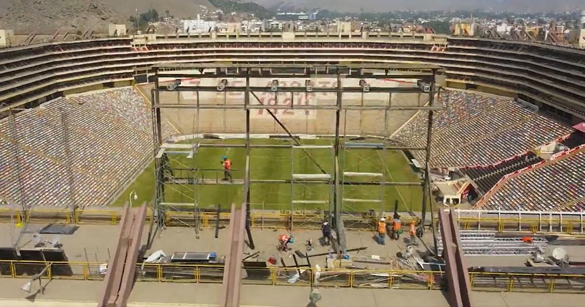 (VIDEO) Universitario inició montaje de nueva pantalla gigante en el Monumental