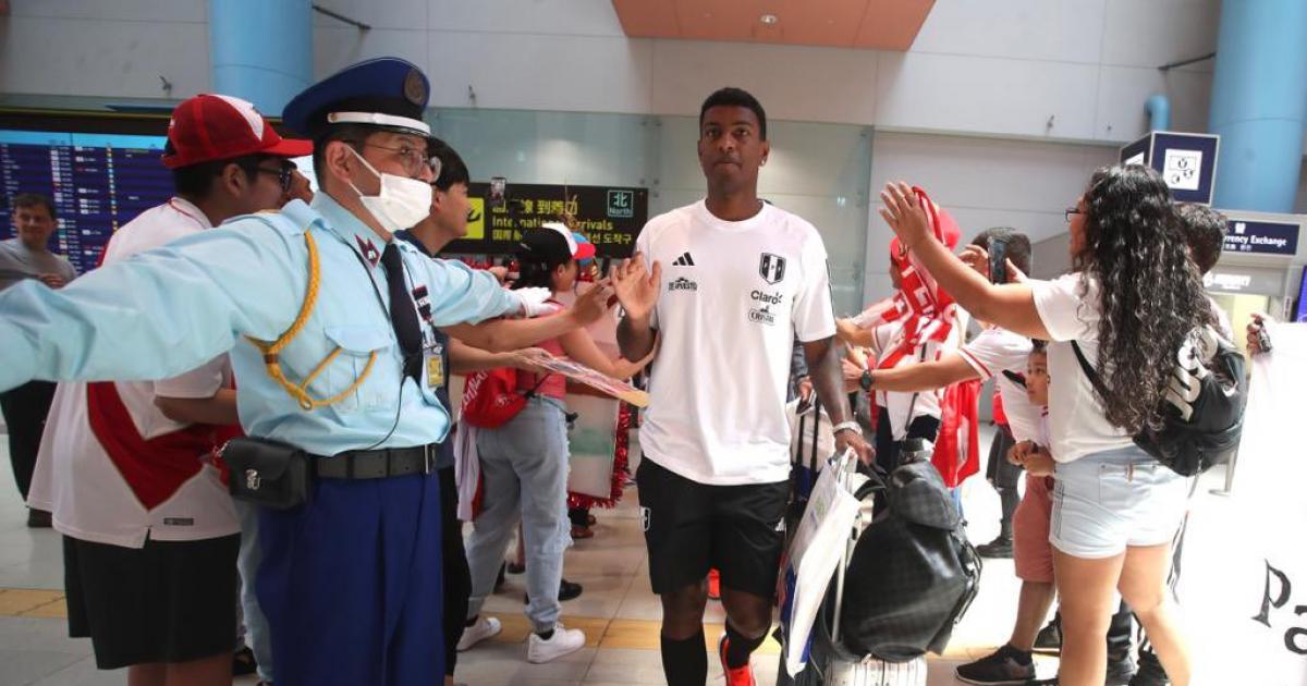 (FOTOS) Selección peruana ya se encuentra en Osaka para su amistoso de este martes ante Japón