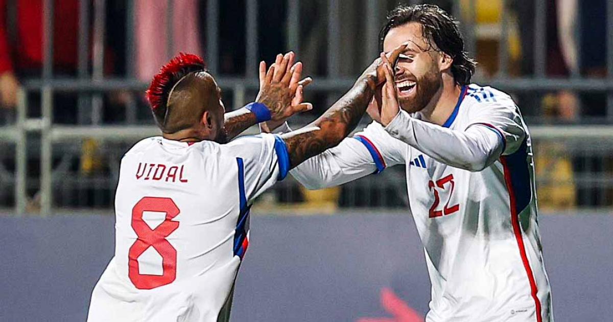 Chile goleó 5-0 a República Dominicana con triplete de Ben Brereton 
