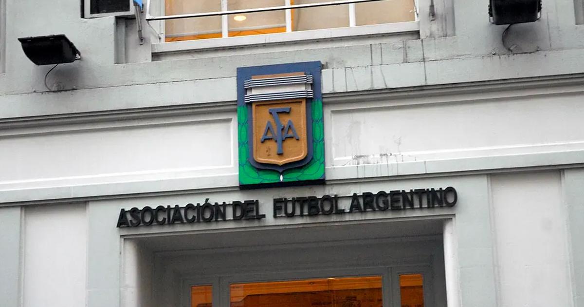 Polémica en Argentina: planean reducir de tres a dos los descensos