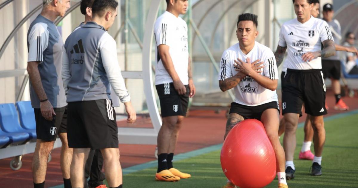 (FOTOS) Selección cumplió séptima práctica en Asia y reconocerá este lunes el Panasonic Suita Stadium 