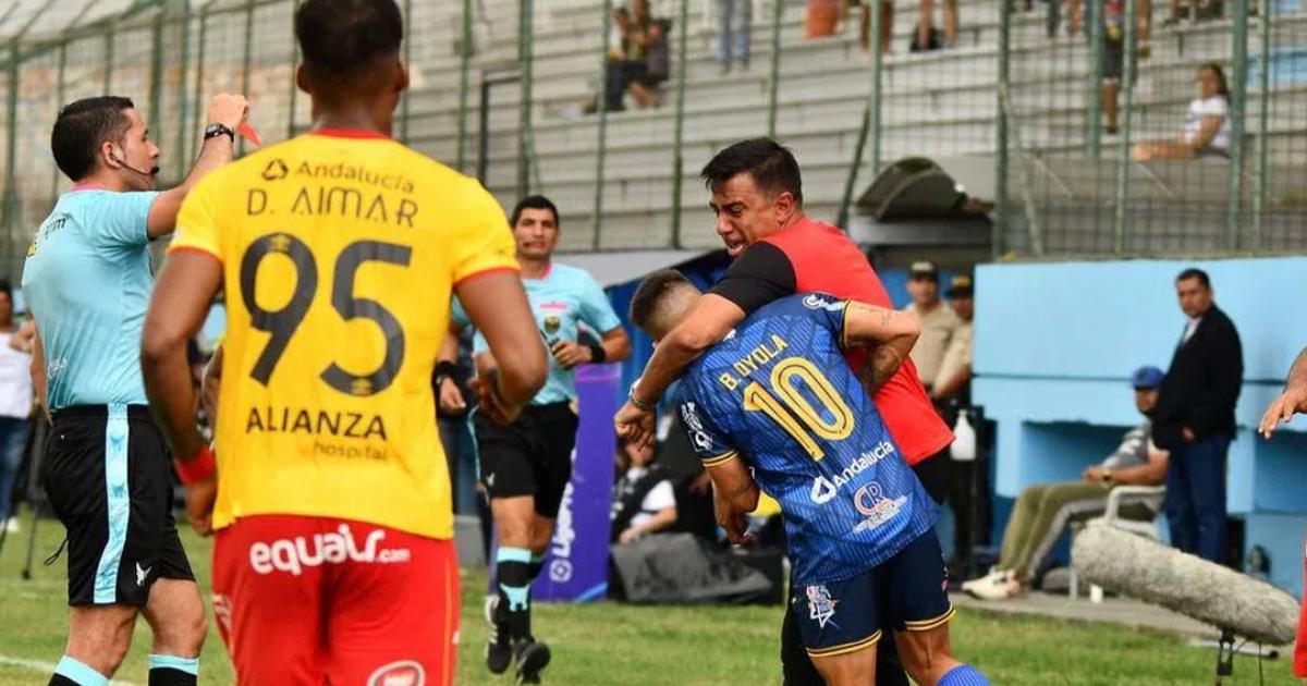 César Farías recibió 14 meses de sanción por agredir jugadores rivales