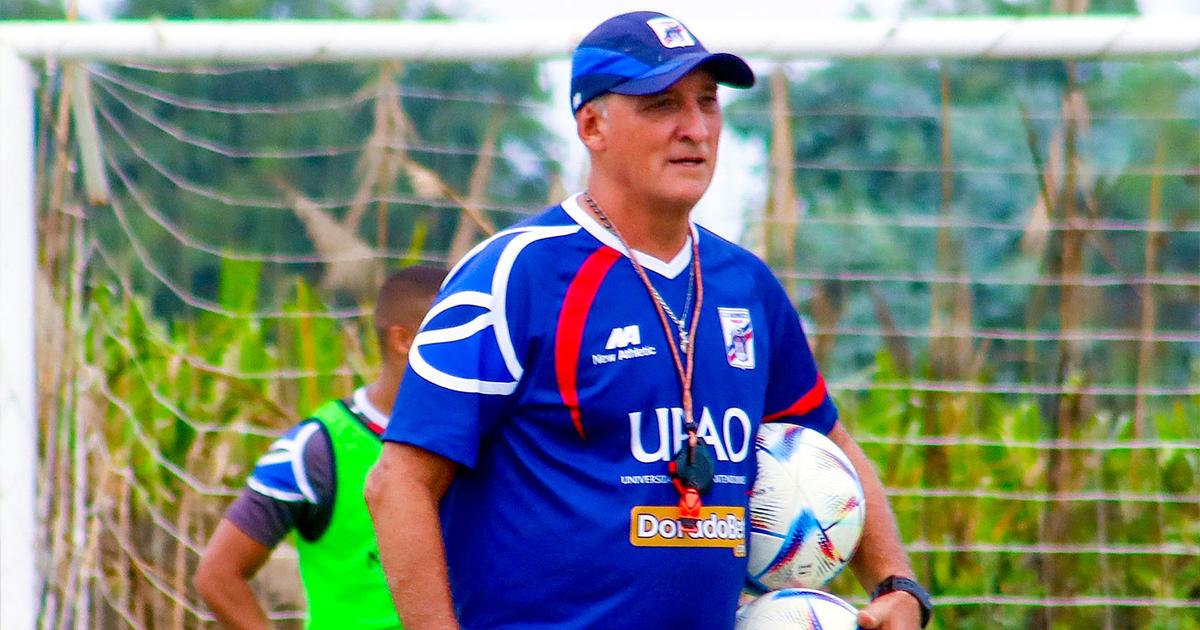 Viera: “No beneficia al fútbol peruano jugar a tanta altura”