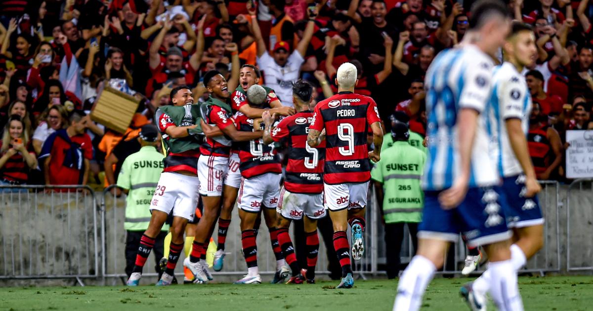 (VIDEO) Flamengo venció al Racing y quedó a un paso de octavos