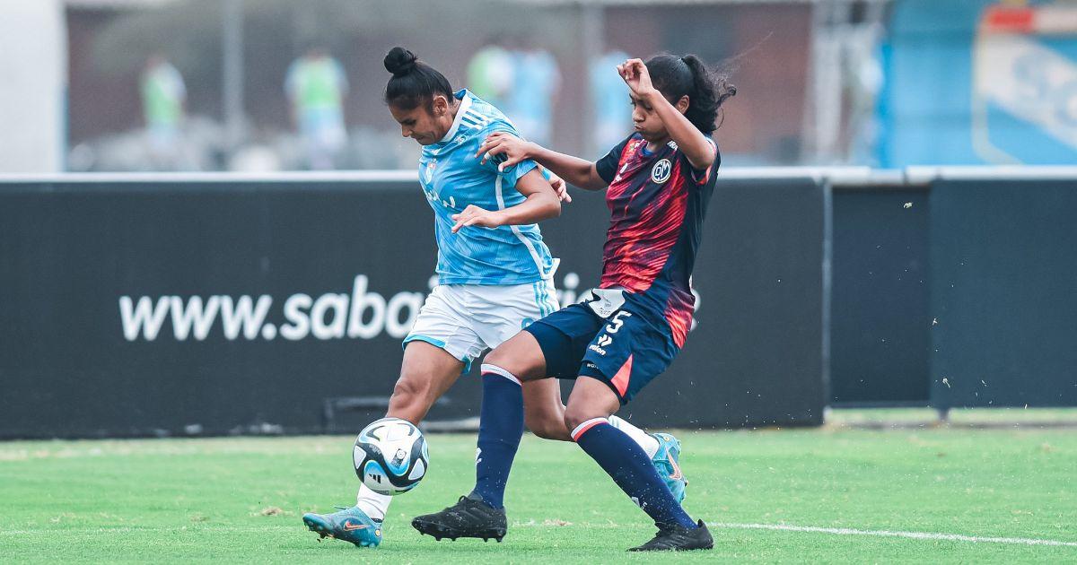 Cristal se impuso por 7-1 a Municipal en la Liga Femenina