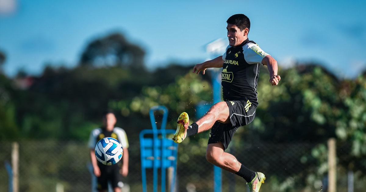 Cristal entrenó en Bolivia y quedó listo para enfrentar a The Strongest