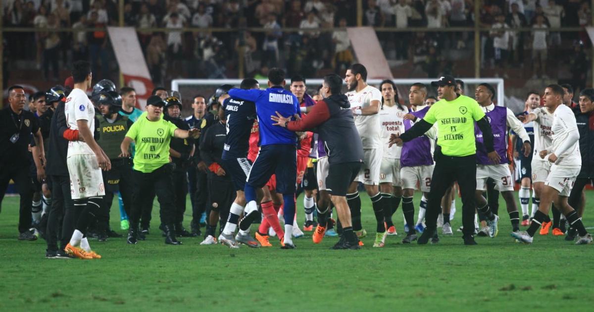 (VIDEO | FOTOS) Escándalo Monumental: Hubo batalla campal al término del juego