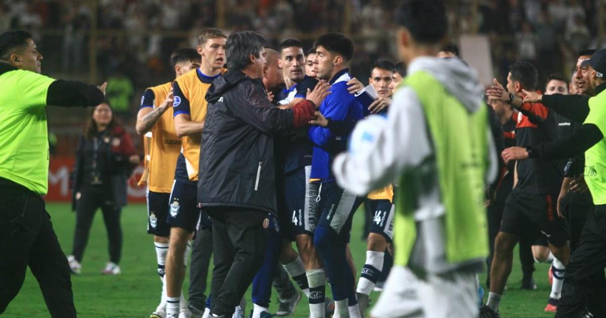 (VIDEO | FOTOS) Escándalo Monumental: Hubo batalla campal al término del juego