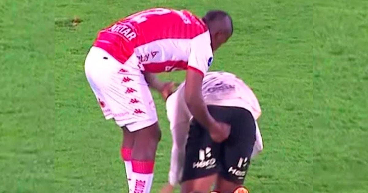 ¿Y el VAR? Jugador de Santa Fe no fue expulsado por esta acción