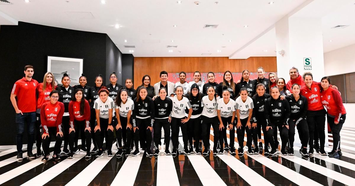 Selección femenina de fútbol viajó a Buenos Aires para jugar amistosos ante Argentina y River Plate