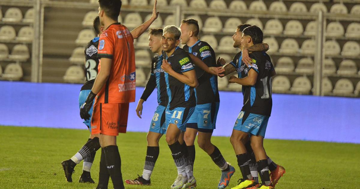 Almagro será el rival de Boca de Advíncula en octavos de la Copa Argentina