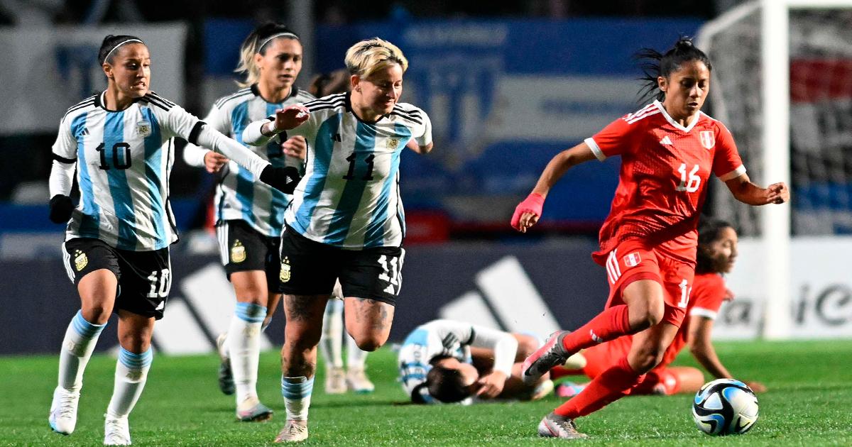 Selección femenina fue goleada por Argentina
