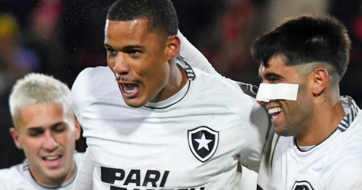 Botafogo venció a Patronato en Argentina