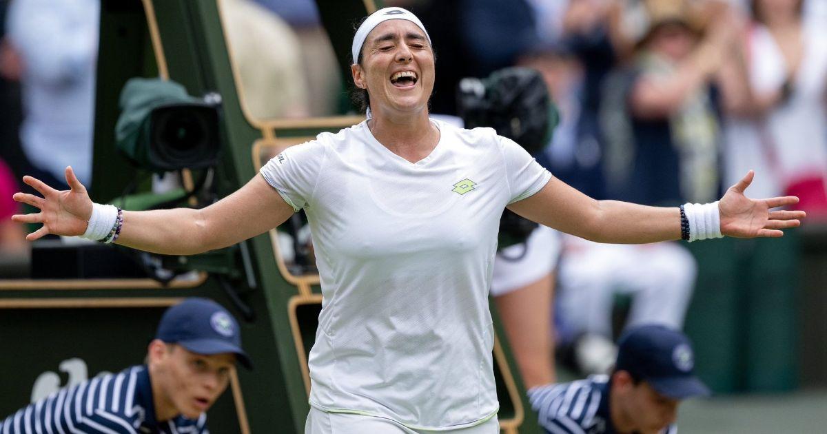 Jabeur y Vondrousova clasificaron a la final de Wimbledon