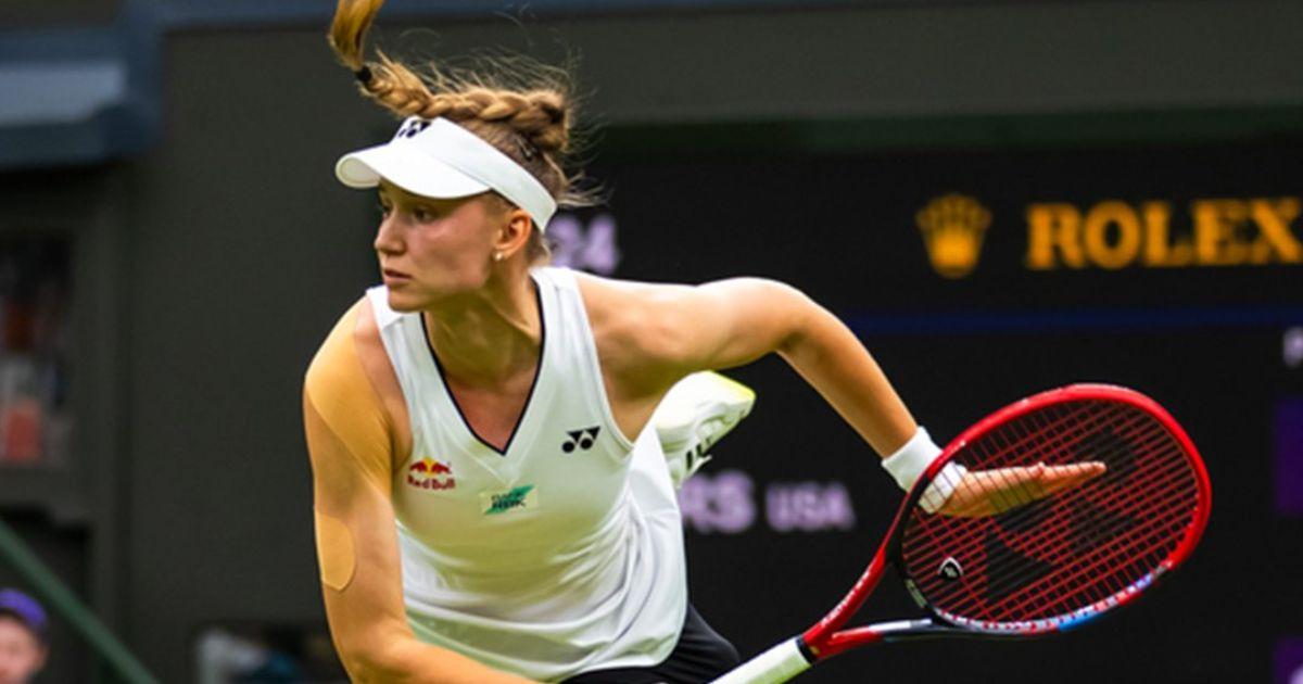 Rybakina arrancó su defensa en Wimbledon con victoria