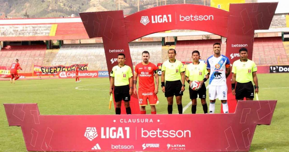 Salcedo: "Tuvimos un primer tiempo muy bueno, en donde bien pudimos marcar mas goles"