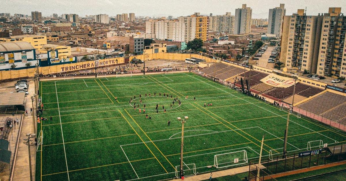 (FOTOS) ¡23 años después! Universitario entrenó en el 'Lolo' Fernández