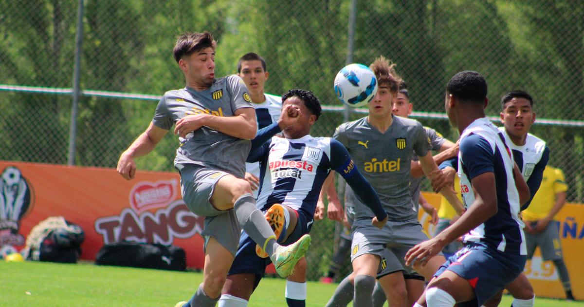 Alianza Lima cayó en debut en Copa Mitad del Mundo 