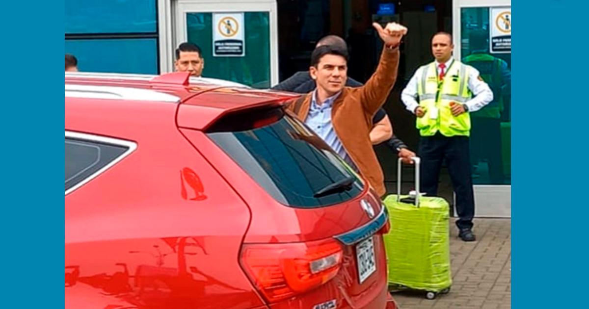 (VIDEO) ¡DT Mauricio Larriera arribó esta mañana para ponerse buzo de Alianza Lima!